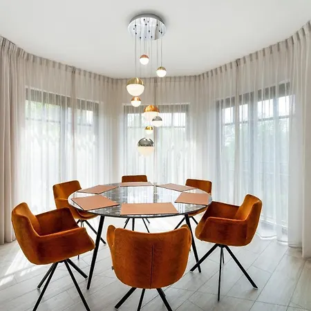 Zonnig Luxueuze La Coronne Apartment