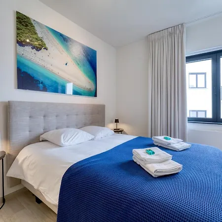 Zonnig Luxueuze La Coronne Knokke-Heist